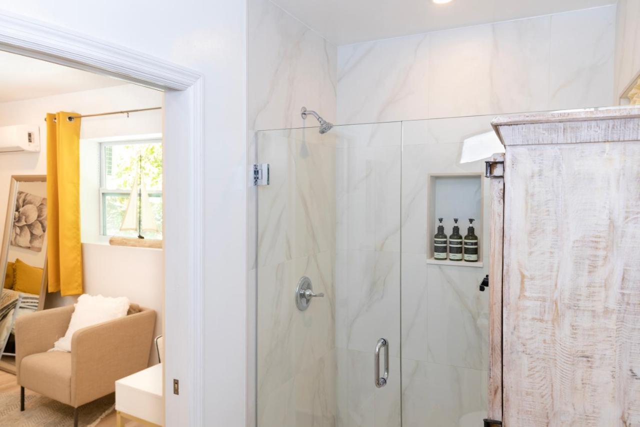 Beautiful Casita With King Bed And Private Patio Close To Calle 8, Mia Airport, Coral Gables Miami Exterior photo